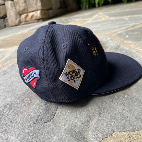 New Era UO Exclusive Houston Butterfly Patch Snapback Hat - Picture 2 of 5